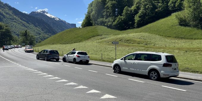 Verkehrsunfall in Mitlödi. Verkehrsunfall in Mitlödi.