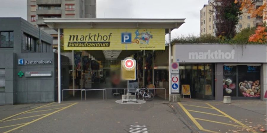 Im Markthof in Nussbaumen ist seither ein Rückgang der Frequenz zu vernehmen. Die Stimmung bei der Kundschaft sei angespannt, heisst es.