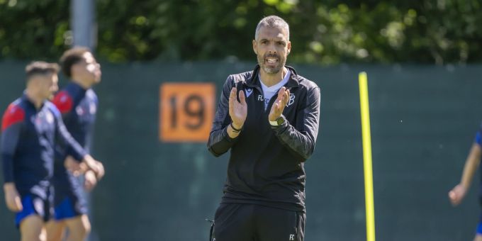 FCB-Cheftrainer Fabio Celestini im ersten Training der Vorbereitung 2024/25. FC Basel