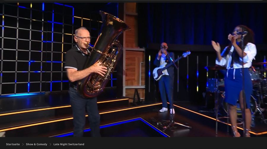 Star für eine Nacht: Bruno Puricelli, langjähriger Präsident der Musikgesellschaft Maur, schafft es ins nationale Scheinwerferlicht.