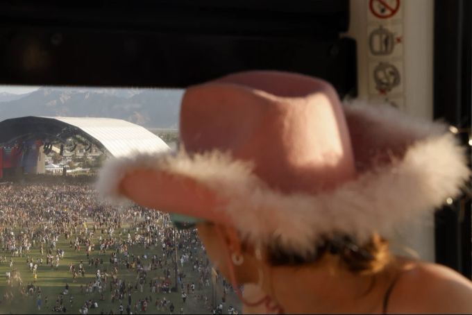 Viele Besucher griffen beim Coachella 2025 zu Western-Looks. Coachella 2025