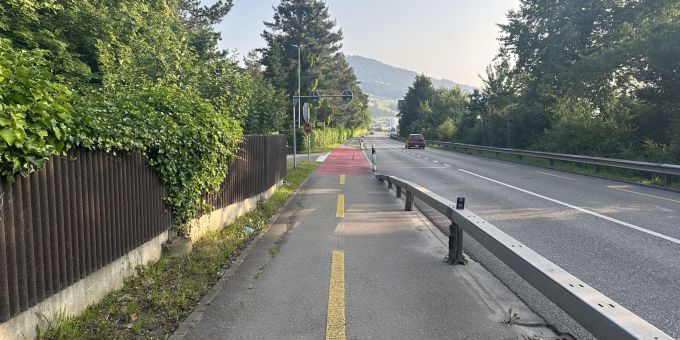 Bei einer Kollision in Hurden wurde ein Velofahrer verletzt. Hurden kollision
