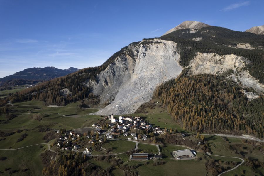 Das Dorf Brienz GR ist wegen Gefahr eines Bergrutsches seit November 2024 evakuiert.