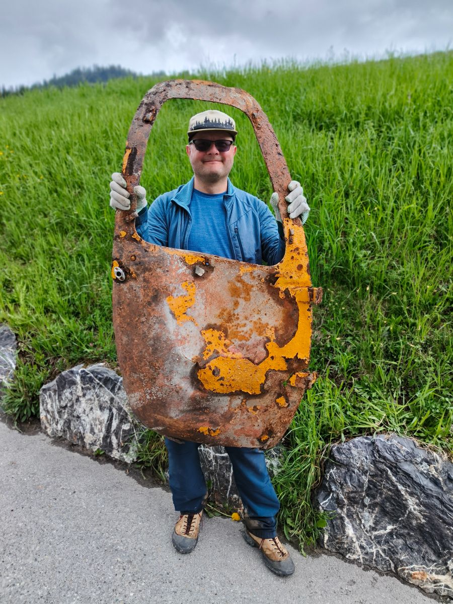 Am Clean-Up Day in der Region Gstaad wurde unter anderem eine Metall-Türe gefunden.