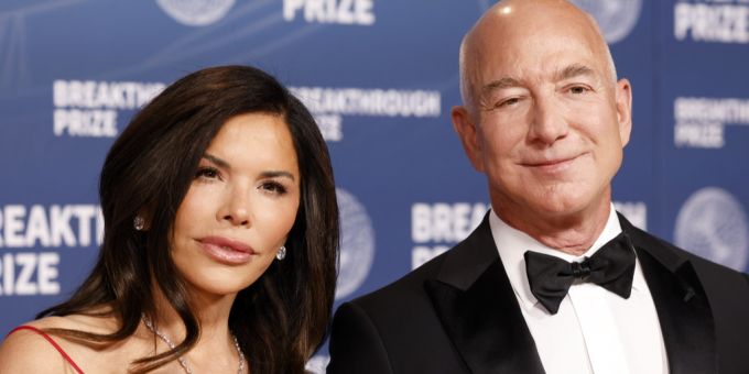 Amazon-Gründer Jeff Bezos und seine Verlobte, Lauren Sánchez. Jeff Bezos