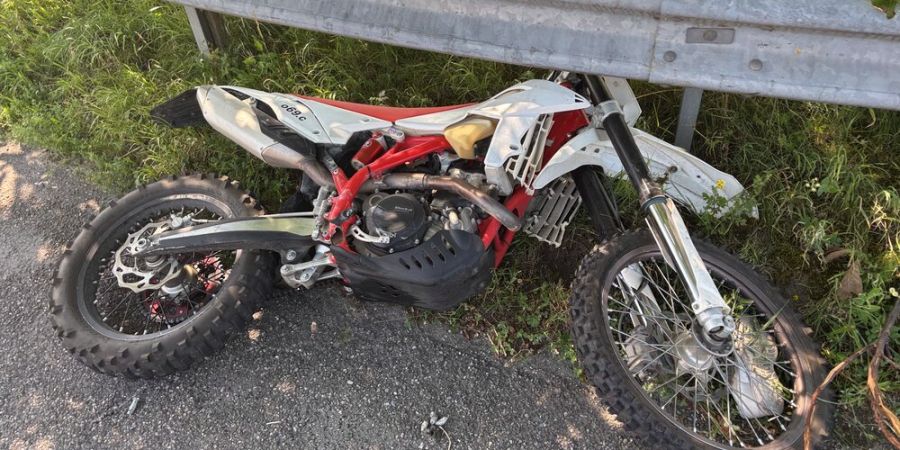 In Möhlin sind ein Auto und ein Motorrad kollidiert.