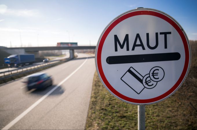 In Frankreich herrscht auf den Autobahnen derzeit erhöhte Warnung wegen Maut Betruges (Symbolbild). Maut Betrug