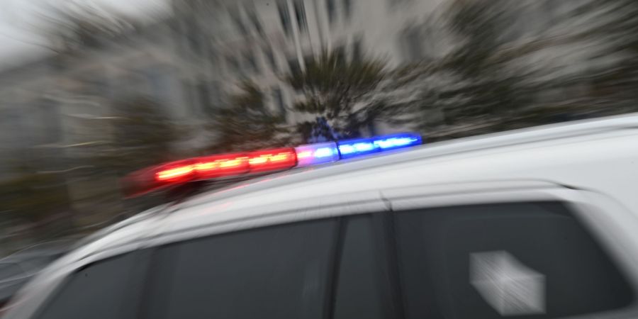 Die Polizei ermittelt gegen den Betreiber und das Küchenpersonal des Kindergartens. (Symbolbild)