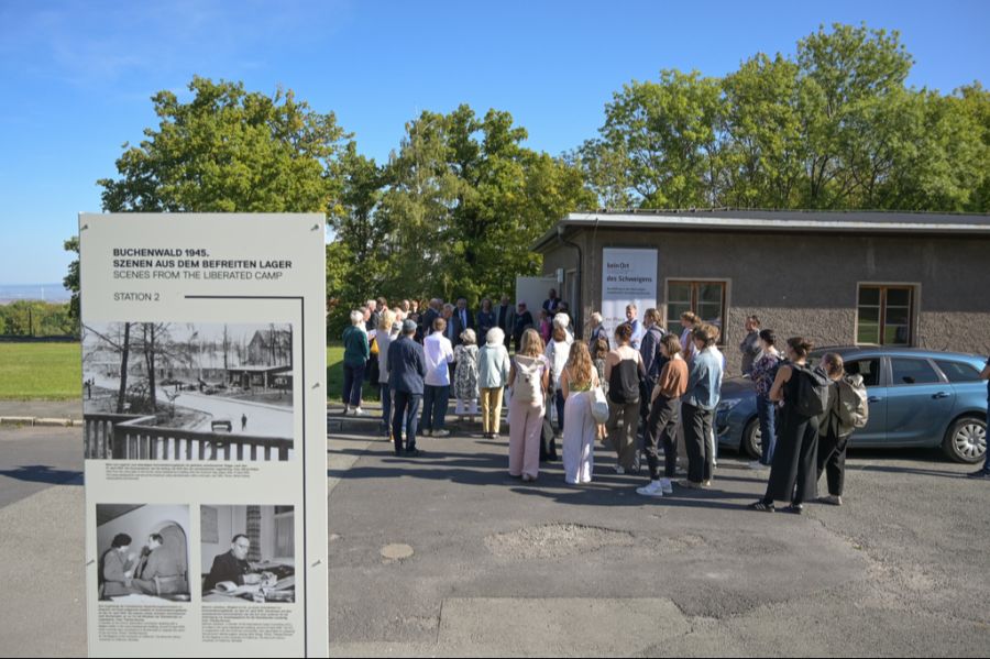 In KZ-Gedenkstätten kommt es zu immer mehr rechtsextremen Vorfällen und unangebrachtem Verhalten von Schülern.