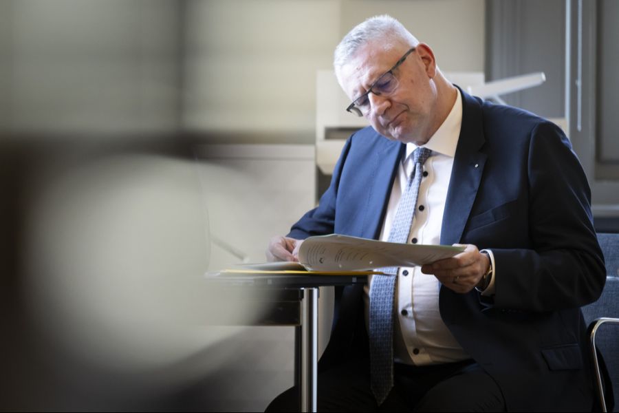 Nun will Andreas Glarner die Schule zurück in ruhigere Gewässer führen.
