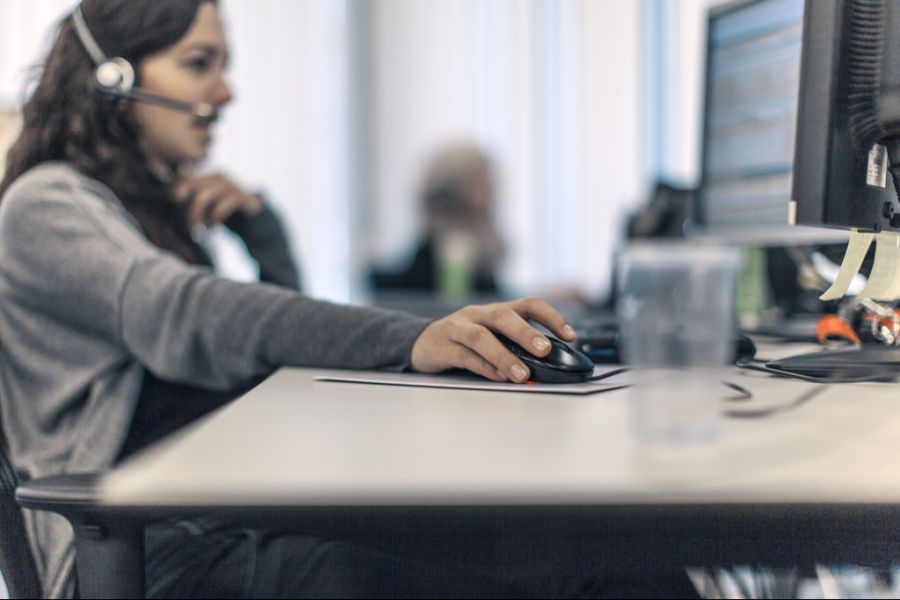 Anrufe von Callcenter kriegen die wenigsten Menschen gerne. (Symbolbild)