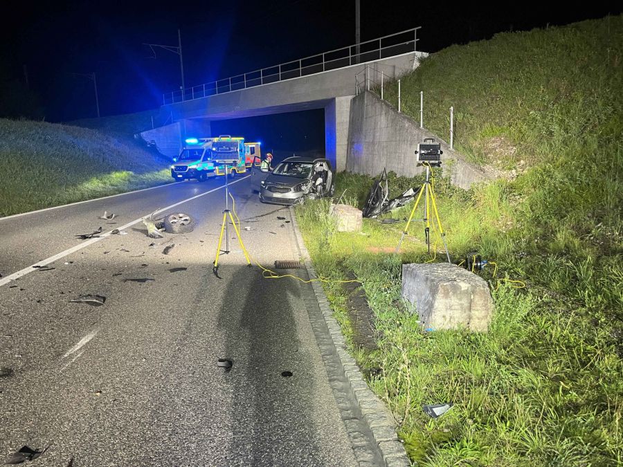 Eine Autofahrerin musste aus ihrem Auto befreit werden.