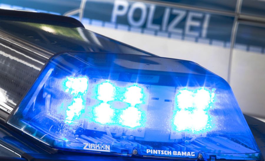Nun ermittelt die Polizei und sucht Zeugen.