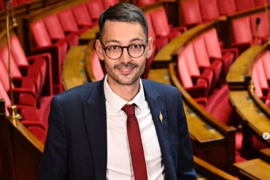 Das Parlament sei immerhin ein Ort, an dem man Beschlüsse fassen sollte, argumentiert Emmanuel Duplessy.