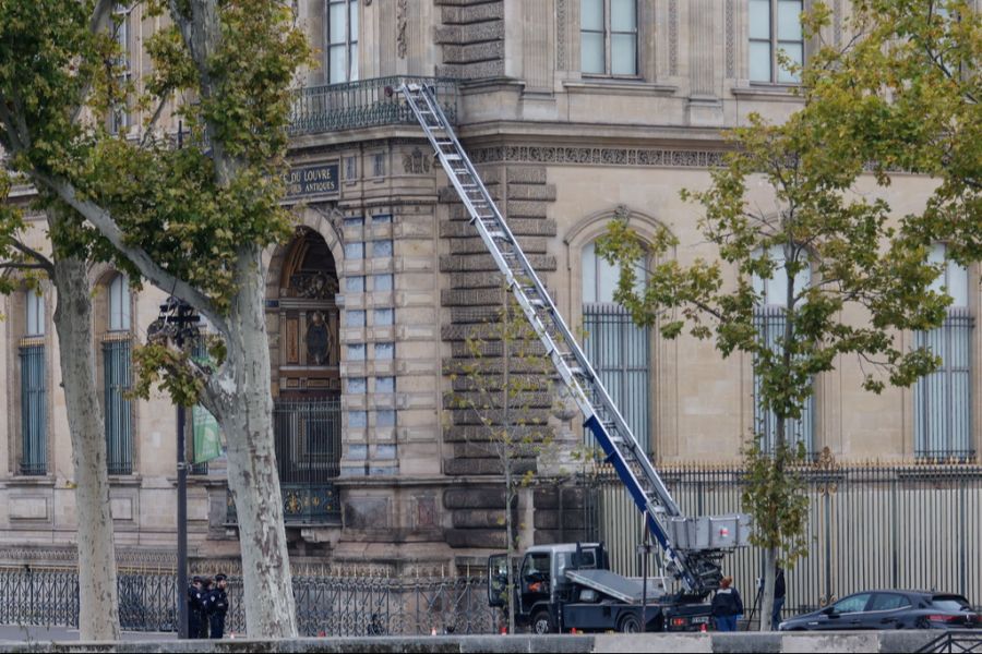 Bei einem spektakulären Diebstahl erbeuteten vier Täter im Oktober Kronjuwelen im Wert von 88 Millionen Euro aus dem Louvre.
