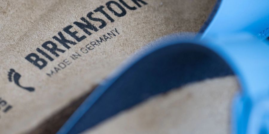 Birkenstock mit Hauptsitz in Linz am Rhein in Rheinland-Pfalz war im Oktober in New York an die Börse gegangen.