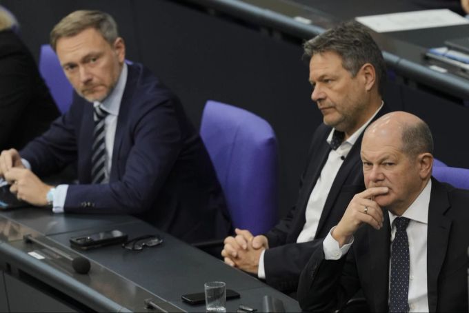 Lindner (links), Habeck (Mitte) und Scholz: Es herrscht Missstimmung. (Archivbild) Lindner