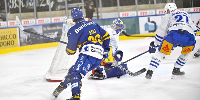 Der EV Zug verliert beim HC Davos knapp. EV Zug HC Davos