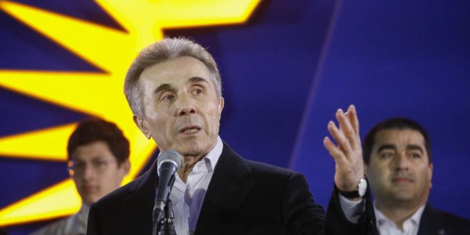 Die Partei Georgischer Traum von Milliardär Bidsina Iwanischwili liegt bei den Wahlen in Georgien vorne. Gergien