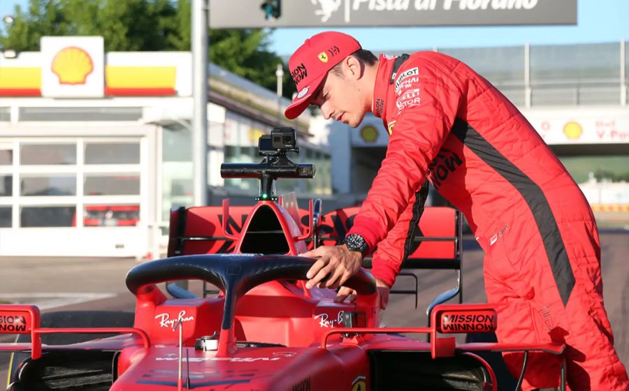 Charles Leclerc mit dem neuen Ferrari SF1000 auf der Ferrari-eigenen Teststrecke Fiorano.