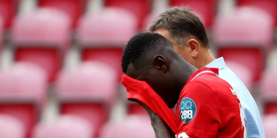 Moussa Niakhate vom FSV Mainz 05 ist nach der Niederlage frustriert. Foto: Kai Pfaffenbach/reuters/Pool/dpa