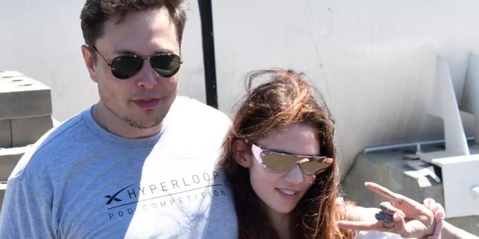 Tesla-Chef Elon Musk und seine Ex-Freundin Grimes haben drei Kinder. elon musk