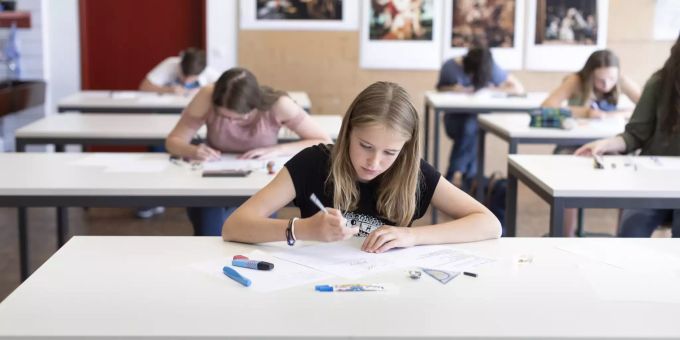 Wiedereinstieg in das Schulleben startet in Bern am 11. Mai auf Sanfte Art. Schulklasse