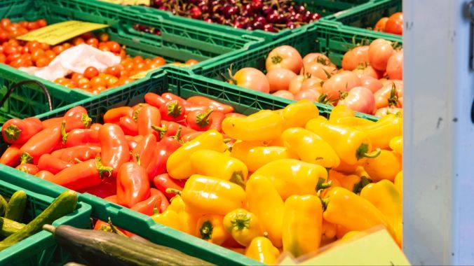 Der Oltner Markt bietet ein grosses Angebot an frischem Obst, Gemüse, Brot, Fleisch, Käse und Blumen