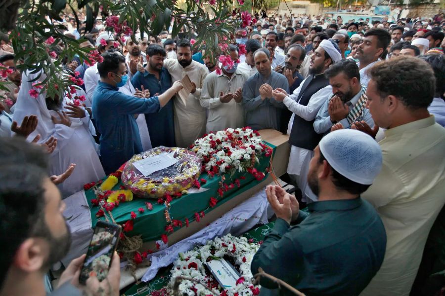 Flugzeug-Absturz in Pakistan