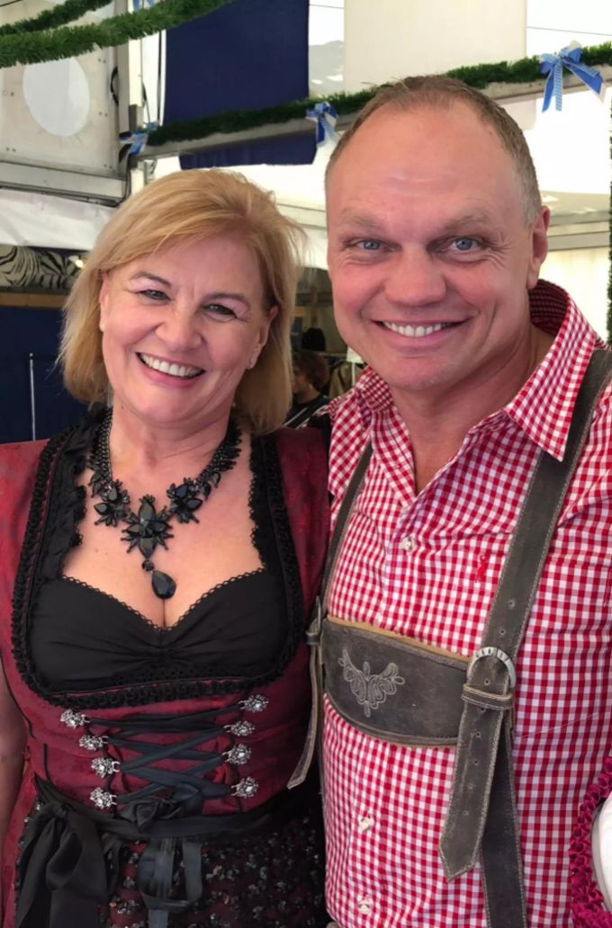 Stefan Angehrn und seine Frau Bettina verkaufen heute Nahrungsergänzungsmittel. Stefan Angehrn
