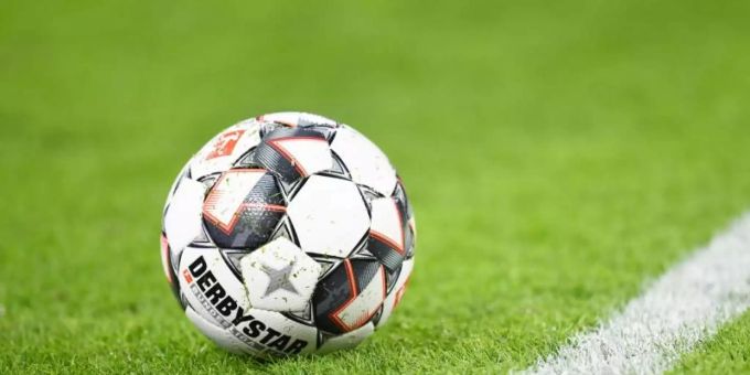 Ein Kardiologe warnt Fussball-Profis vor Herzschäden. Foto: Tobias Hase/dpa Ein Kardiologe warnt Fussball-Profis vor Herzschäden. Foto: Tobias Hase/dpa