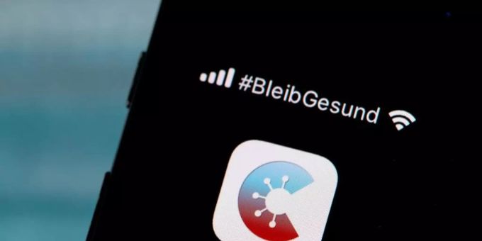 Die offizielle Corona-Warn-App auf einem Smartphone. Die App soll die Kontaktverfolgung von Infizierten ermöglichen. Foto: Sven Hoppe/dpa Robert Koch-institut