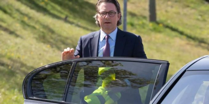 Bundesverkehrsminister Andreas Scheuer (CSU) will ein Mobilitäts-Paket. Foto: Soeren Stache/dpa-Zentralbild/dpa Bundesverkehrsminister Andreas Scheuer (CSU) will ein Mobilitäts-Paket. Foto: Soeren Stache/dpa-Zentralbild/dpa