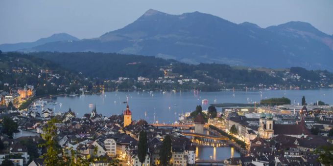 Die Altstadt von Luzern mit dem Luzerner Seebecken. Luzern