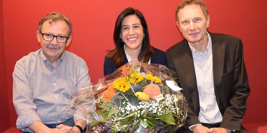 Die designierte Maz-Direktorin Martina Fehr mit ihrem Vorgänger Diego Yanez (links) und Maz-Stiftungsratspräsident Res Strehle.