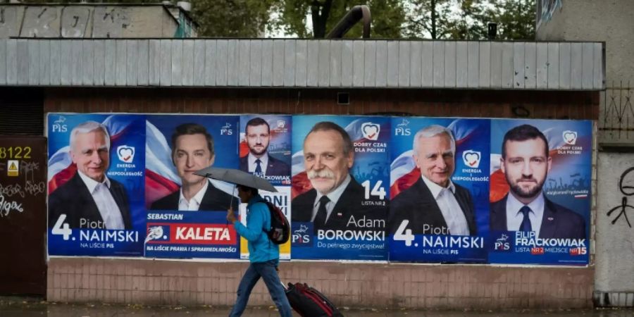 Wahlplakate in Warschau