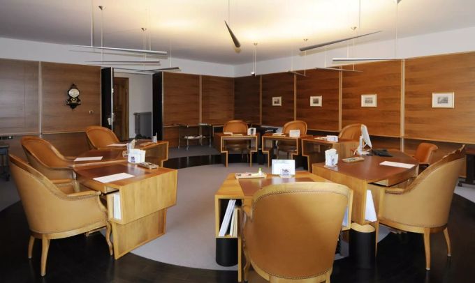 Blick in den Sitzungssaal der St. Galler Regierung, aufgenommen 2008, im Regierungsgebäude in Sankt Gallen. sankt gallen