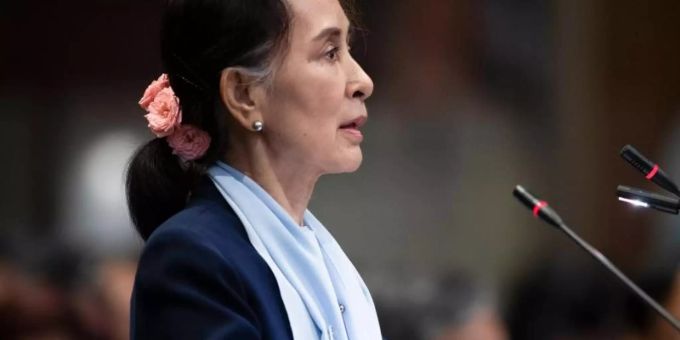 Vom Militär - De-Facto-Regierungschefin Aung San Suu Kyi festgenommen