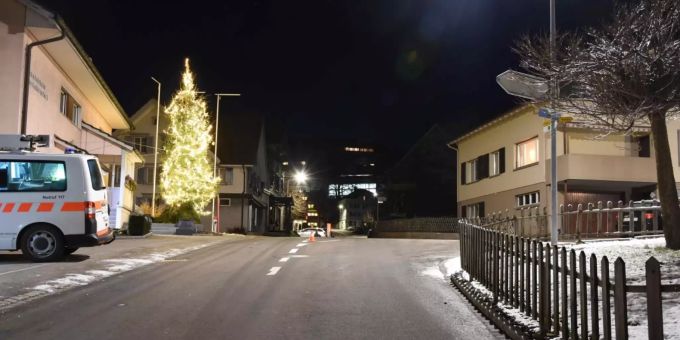 Fussgänger von Auto erfasst Oberhelfenschwil