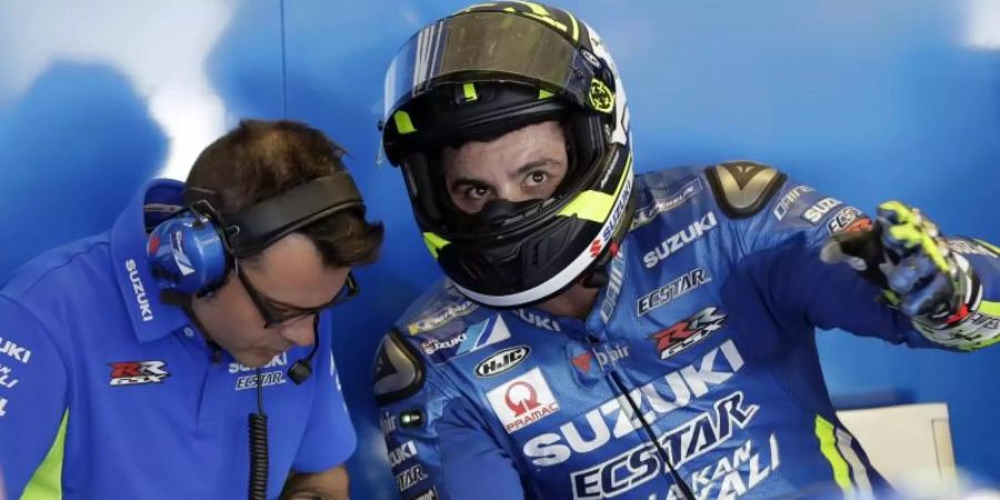 MotoGP-Pilot Andrea Iannone (r) ist positiv auf Doping getestet worden. Foto: Eric Gay/AP/dpa