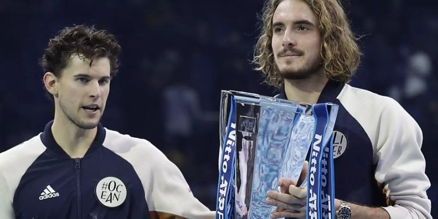 Der Grieche Stefanos Tsitsipas (rechts) und der Österreicher Dominic Thiem