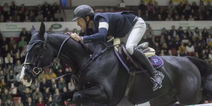 Steve Guerdat wird am Fünfsterne-CSI in Verona Dritter und führt das Weltcup-Klassement nach 4 von 14 Prüfungen an. Steve Guerdat