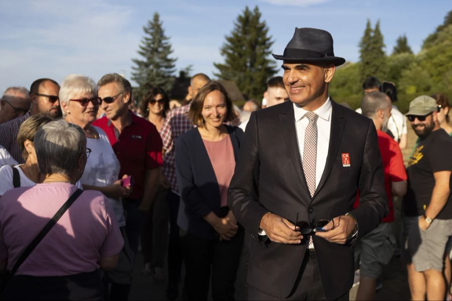 Alain Berset in Menschenmenge