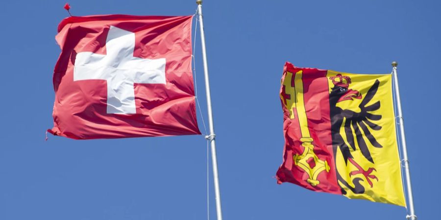 Genfer und Schweizer Flagge