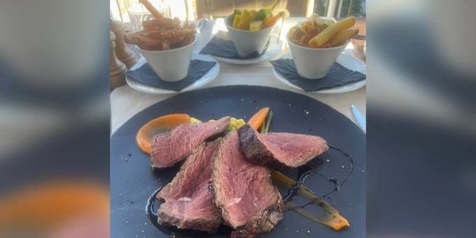 Wer sich ein gutes Stück Fleisch gönnen möchte, ist im Noa Restraurant Bar & Grill in Bern definitiv an der richtigen Adresse. Noa Restaurant Bar & Grill