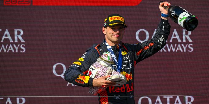 Max Verstappen (Red Bull) jubelt über den Sieg beim Ungarn-GP der Formel 1. Max Verstappen Red Bull