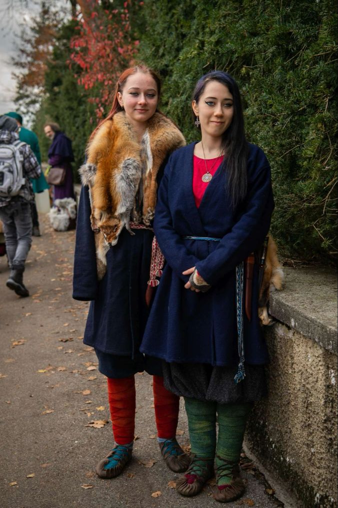 Auch Cheyenne und Ayana aus Feuerthalen überzeugen mit tollen Kostümen.