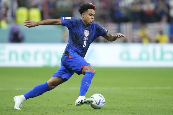 Weston McKennie liess sich für die WM 2022 die Haare färben. Glück brachte ihm das aber nicht. wm 2022