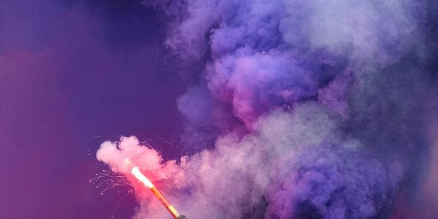 Ein Dauerthema: Fussball und Pyrotechnik.