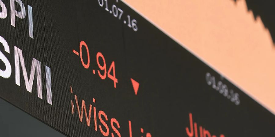 Aktuelle Kurse an einer LED-Wand im Eingangsbereich der Neuen Börse Zürich-West des SIX-Hauptsitzes. (Archivbild vom 2017)